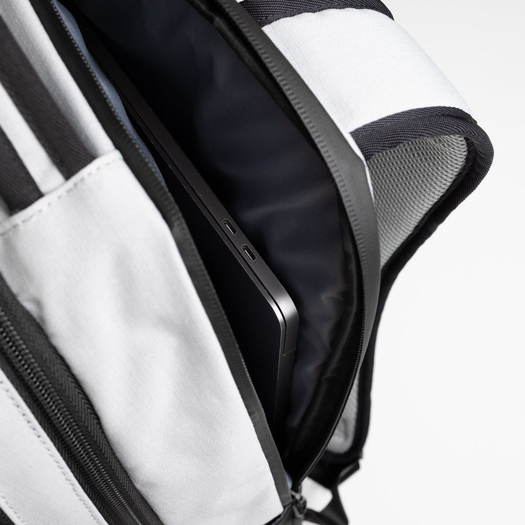 Georgia A2 Backpack - Moon Gray
